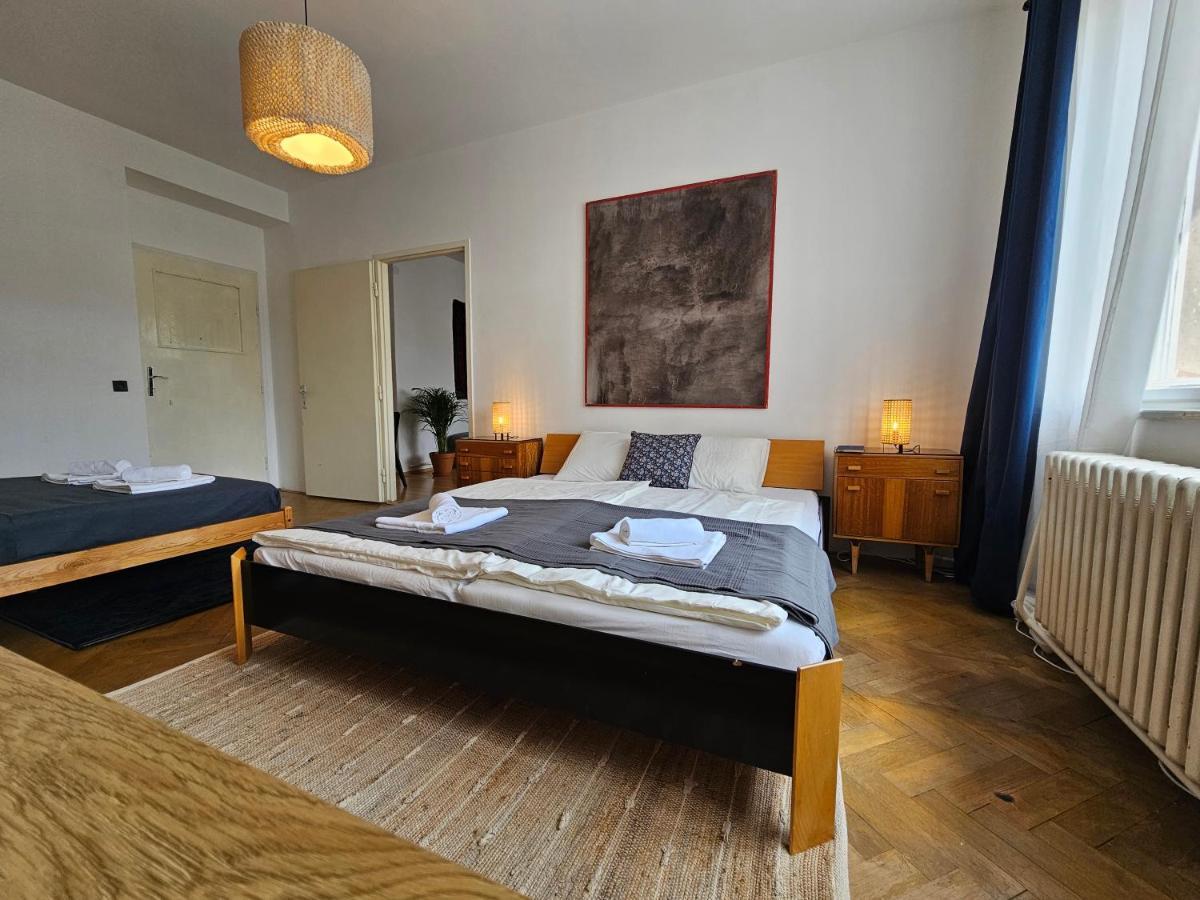 Stone Square Apartment Pozsony Kültér fotó