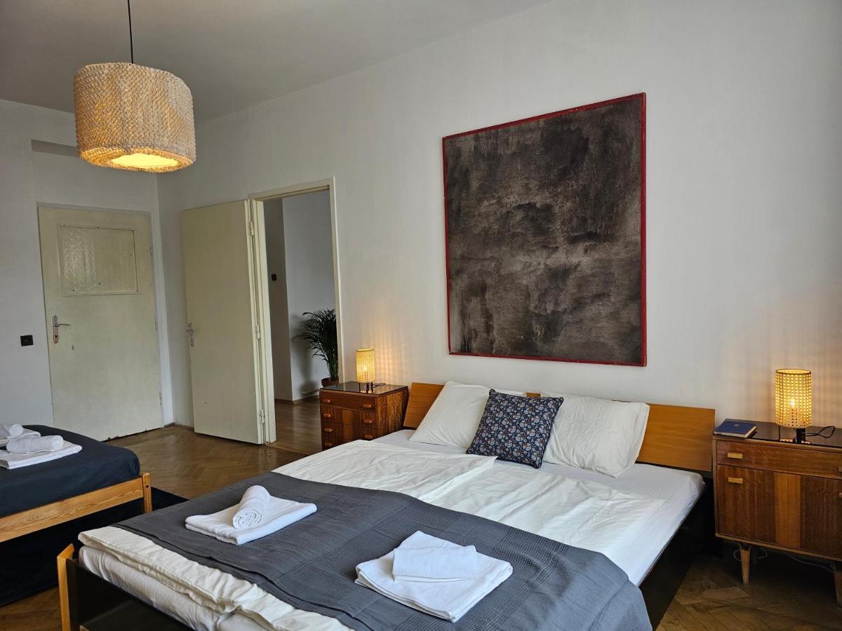 Stone Square Apartment Pozsony Kültér fotó