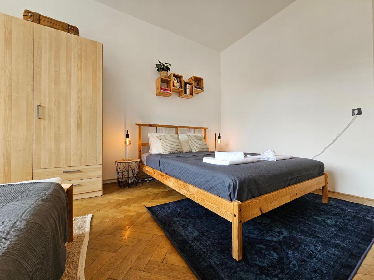 Stone Square Apartment Pozsony Kültér fotó