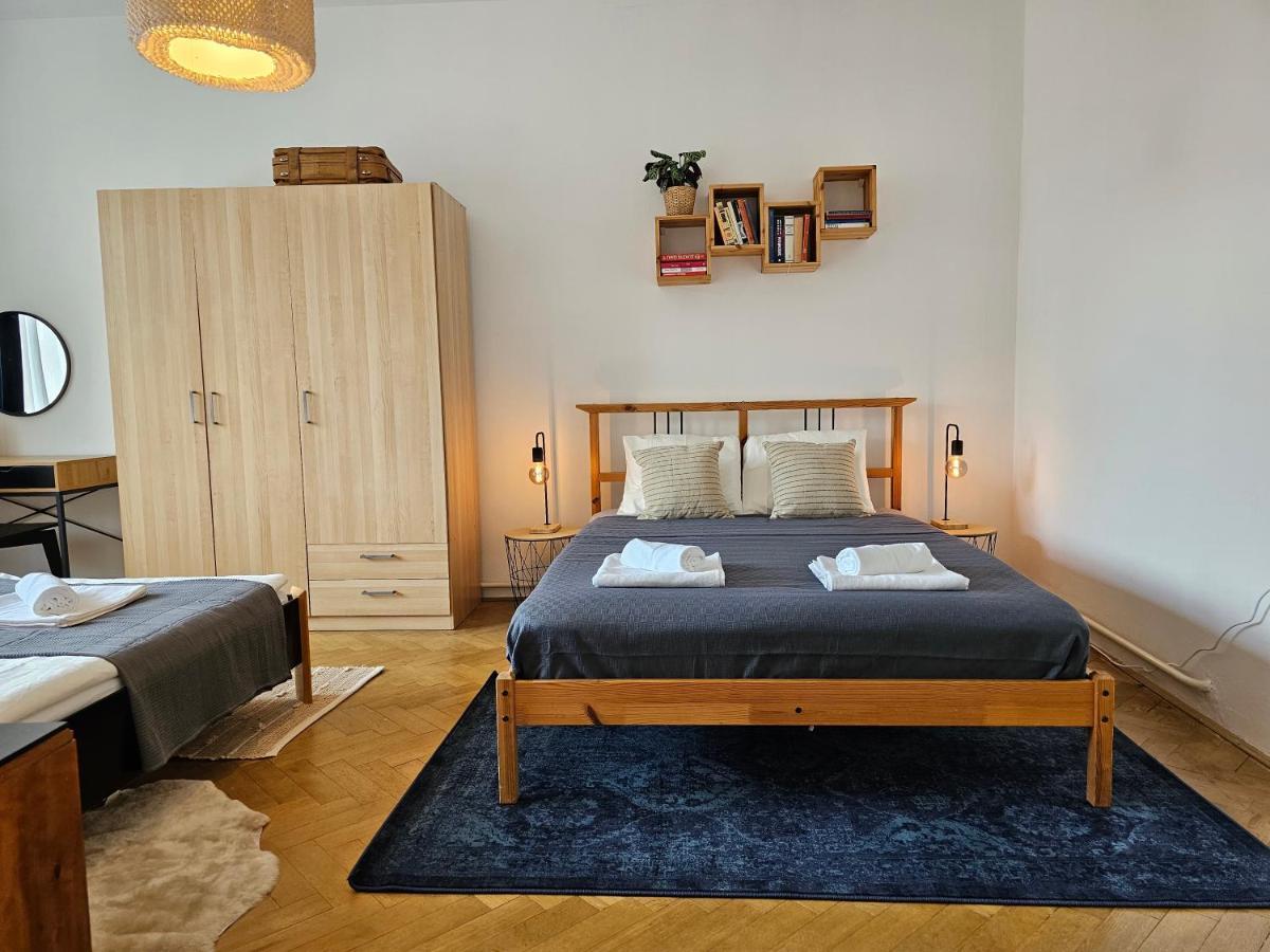 Stone Square Apartment Pozsony Kültér fotó